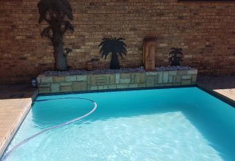 Meadows Guesthouse has Balcony rooms