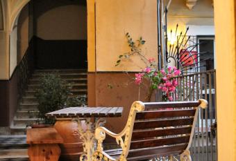 Cortile Stesicoro has Balcony rooms