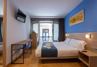 Casual Arriaga has Balcony rooms