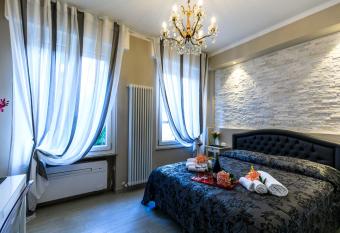 Maison degli Artisti allows 18 year olds to book a room