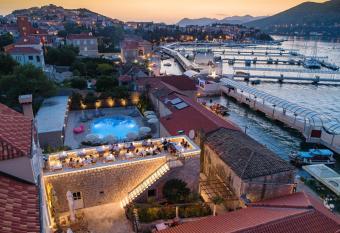 Orka Apartments allows 18 year olds to book a room