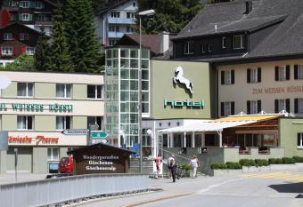 Hotel Weisses R  ssli allows 18 year olds to book a room