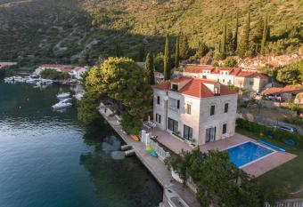 Villa Dubravka - heated outdoor pool and indoor jacuzzi has Balcony rooms