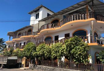 Hostal Sandrita has Balcony rooms