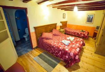 La Fuente de Arnedillo has Balcony rooms