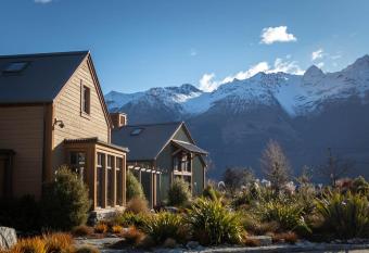 The Headwaters Eco Lodge has Balcony rooms