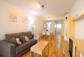 FH Altea Centro Hist  rico allows 18 year olds to book a room