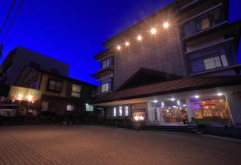 mt. inn(                      allows 18 year olds to book a room