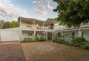 Aquaelberg Place has Balcony rooms