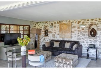 La Ch  vre d Or has Balcony rooms