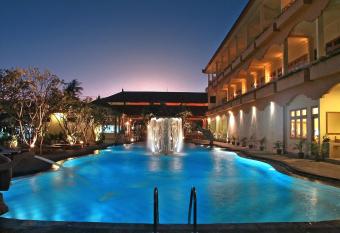 Febri s Hotel & Spa has Balcony rooms