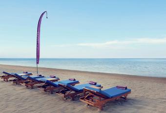 Mercure Resort Sanur allows 18 year olds to book a room