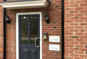 7-11 Kings Park has Balcony rooms