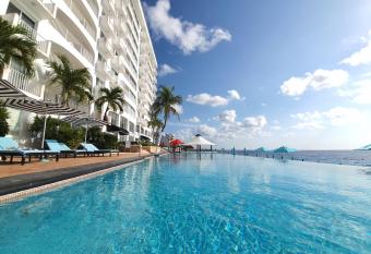 Coral Princess Hotel & Dive Resort has Balcony rooms