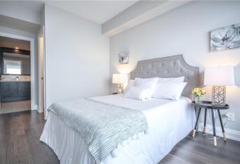 Kashaneh at Hallmark has Balcony rooms