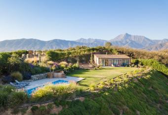 Villas Toscanas allows 18 year olds to book a room