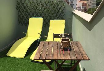 Atico Del Sol allows 18 year olds to book a room