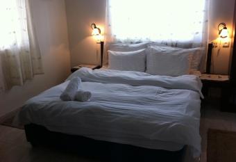 Arbel Guest House Shavit Family allows 18 year olds to book a room