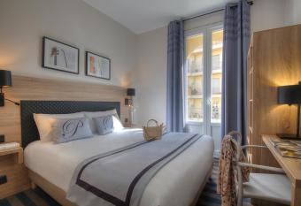 Hotel Paganini allows 18 year olds to book a room