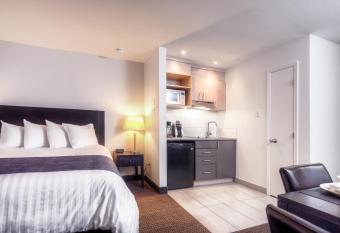 Hotel Vacances Tremblant allows 18 year olds to book a room