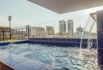 Hotel Boutique ADAZ allows 18 year olds to book a room