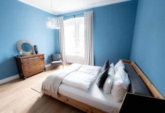 FREYZEIT Apartments Deidesheim allows 18 year olds to book a room