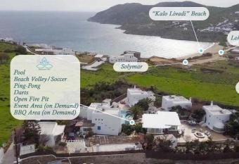 Mykonian Iros Suites & Villas has rooms with a private hot tub