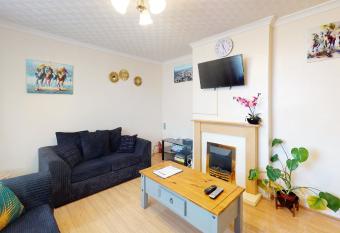 Orchards in Orpington allows 18 year olds to book a room