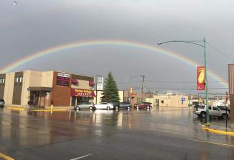 River Inn allows 18 year olds to book a room