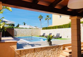 Villas2meet has Balcony rooms