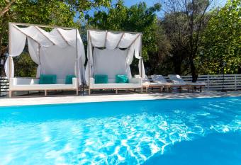 Ideal Boutique Hotel has Balcony rooms