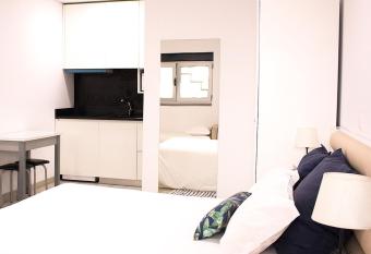 Avenida has Balcony rooms