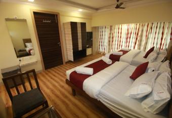 Hotel Alfa International has Balcony rooms