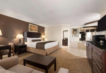 Travelodge by Wyndham Kamloops Mountview allows 18 year olds to book a room