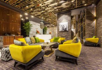 Hotel Platinia allows 18 year olds to book a room