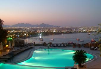 Eden Rock Hotel Namaa Bay allows 18 year olds to book a room