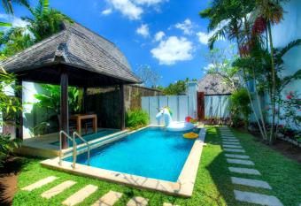 FuramaXclusive Resort & Villas, Ubud has rooms with a private hot tub