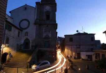 La casa della nonna sulla francigena allows 18 year olds to book a room