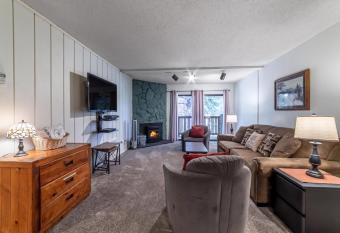 #374 - Walk to Ski Pet-Friendly Condo and Spa has Balcony rooms