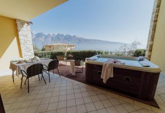 Residence Besass, GTSGroup has Balcony rooms