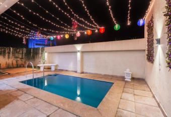 Carmelo and Othello Villas has Smoking/Balcony rooms