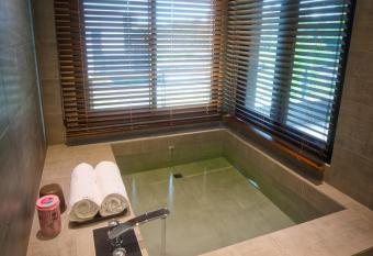 The Sunbeam Hideaway B&B has Balcony rooms