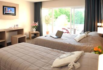 The Originals City, H  tel de France, Bessines-sur-Gartempe (Inter-Hotel) has Balcony rooms