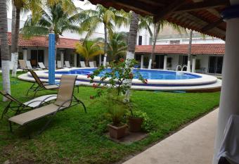 Hotel Plaza Almendros has Balcony rooms