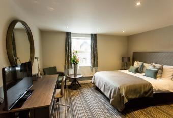 Woodland Grange allows 18 year olds to book a room