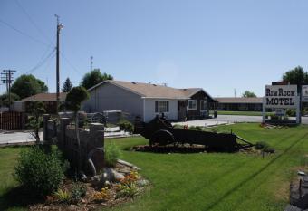 Rim Rock Motel Alturas allows 18 year olds to book a room
