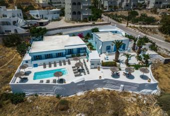 Ancient Thera Apartments has Balcony rooms