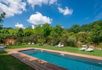 Casa Minotti Relais allows 18 year olds to book a room