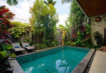 Bali Ayu Hotel & Villas has Balcony rooms
