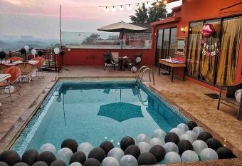 Villa No: 214, Dr.Wade s Villa. has Balcony rooms